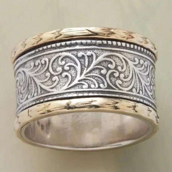 Anillo Plateado de Hiedra en Oro Vintage