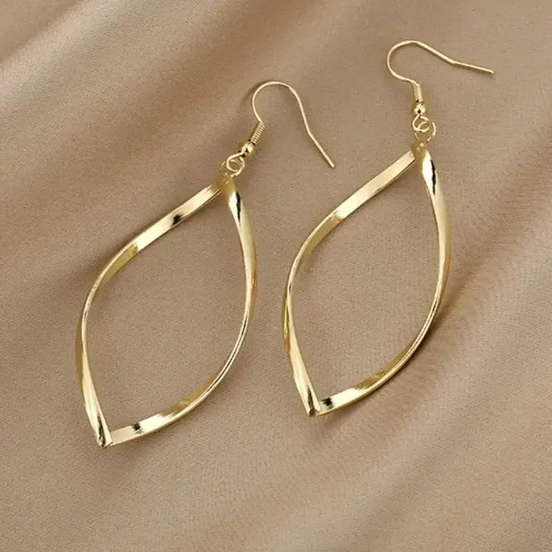 Pendientes Lujosos en Oro Vintage